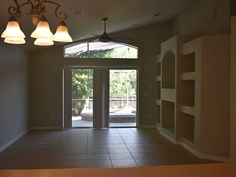 2415 Sabastian St — Photo 11