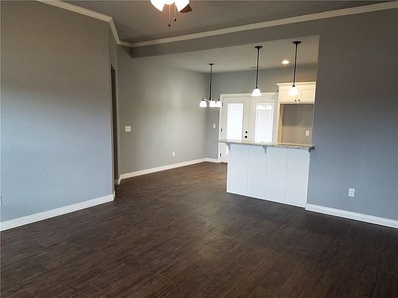 4th image of 1303 Latisha Ln