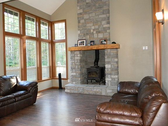 4th image of 1400 E Stavis Drive NW