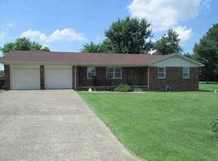 60 Locust St, Hanson, KY 42413