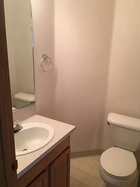 6229 Se Mariner Way ~ End Unit Townhome Near Intel! 6 Month Lease — Photo 4