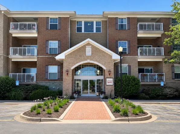2692 Stone Cir Unit 302, Geneva, IL 60134