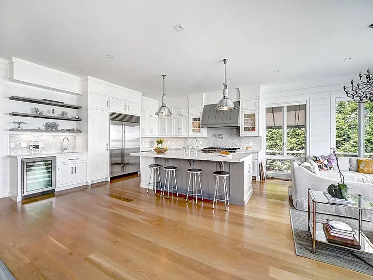 82 Harbor Dr — Photo 14