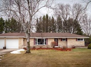 1547 Larrys Dr, Stevens Point, WI 54482