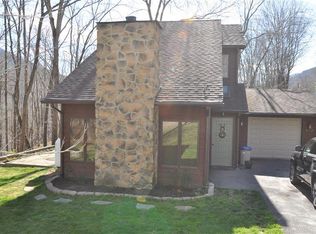 210 Green Violet Dr, Covington, VA 24426