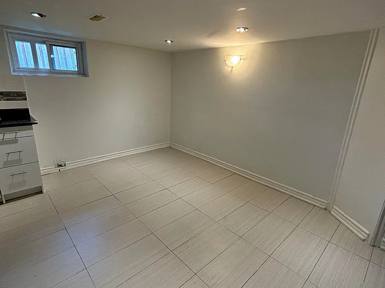 307 Anderson St #LOWER — Photo 8