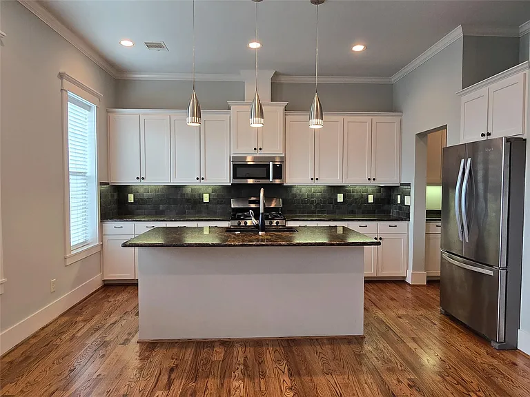 4109 Allen St — Photo 14