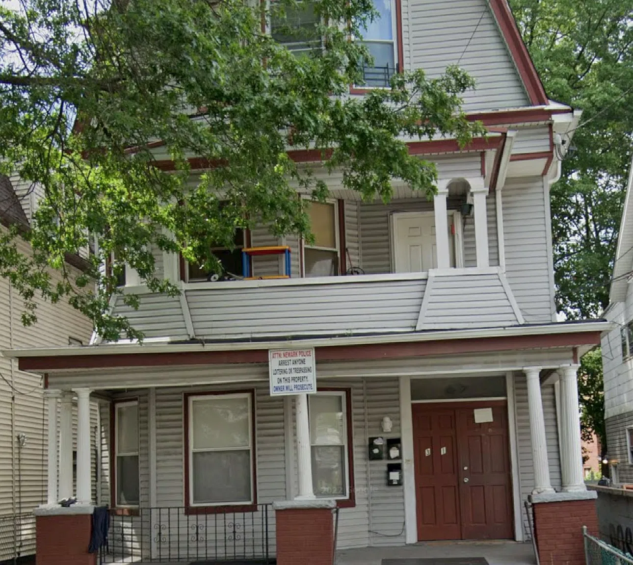 31 Cedar Ave — Photo 1
