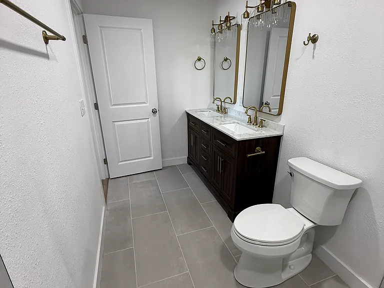 Ensuite 1 Bathroom