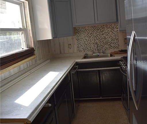 5th image of 15316 Bedford Cir W