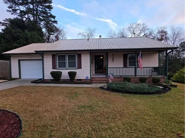 595 Sheringham Dr, Fayetteville, NC 28311