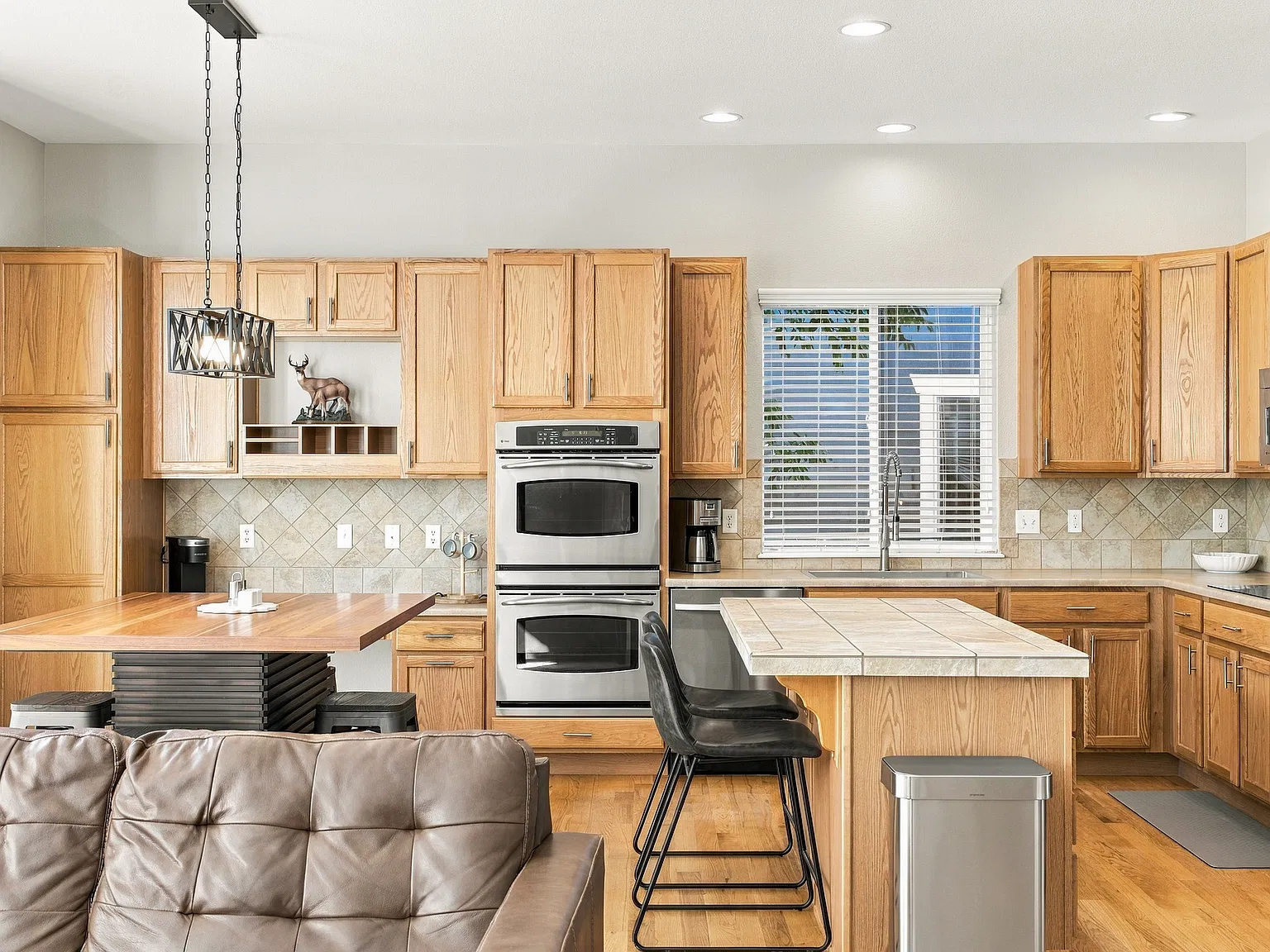 4 bed, 3600 sqft, $3,400 — Photo 1