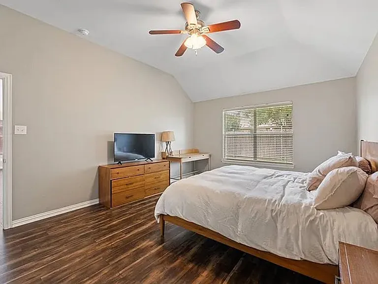 3205 Chesington Dr — Photo 9
