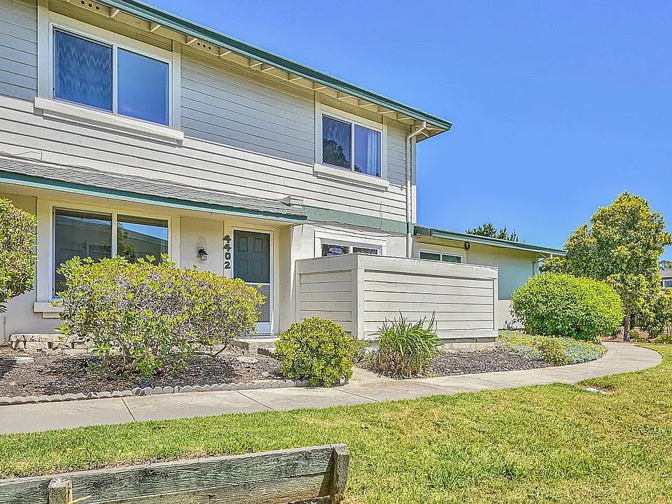 4402 Starboard Ct