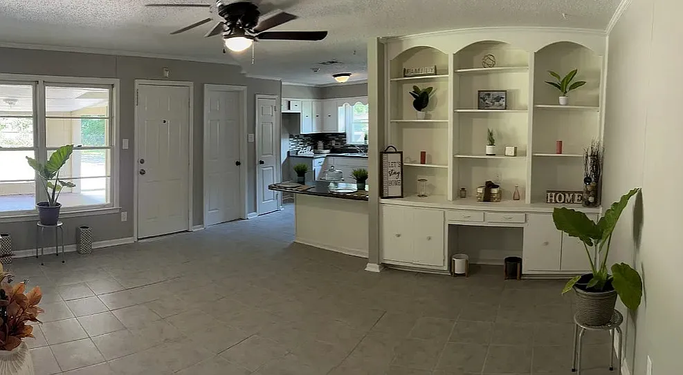 5 bed, 2.0 bath, 1694 sqft, $1,500 — Photo 4