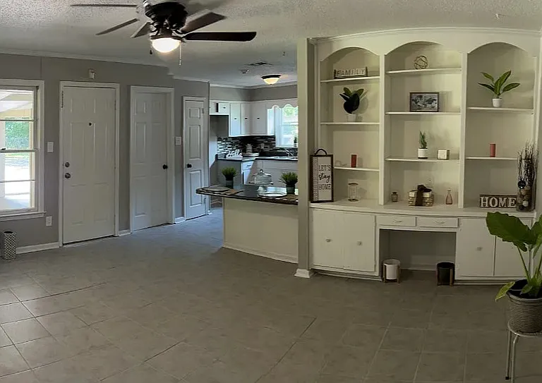 4751 Queensbury Ct — Photo 4