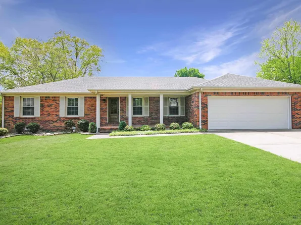 1515 Dudley Dr, Murray, KY 42071