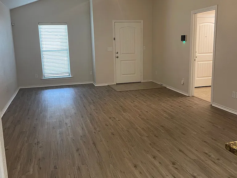 10113 Viola Ave — Photo 5