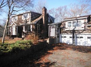 23 Patchogue Rd, Sound Beach, NY 11789