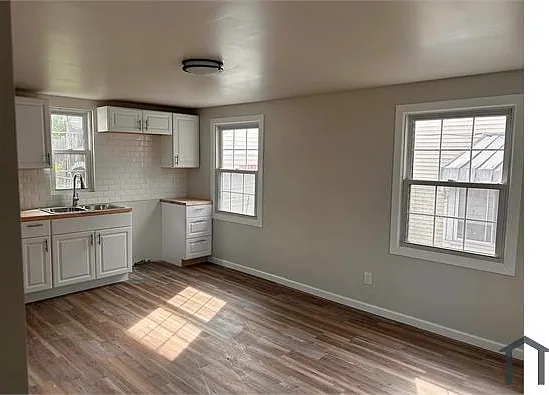 4 bed, 1026 sqft, $1,800 — Photo 3