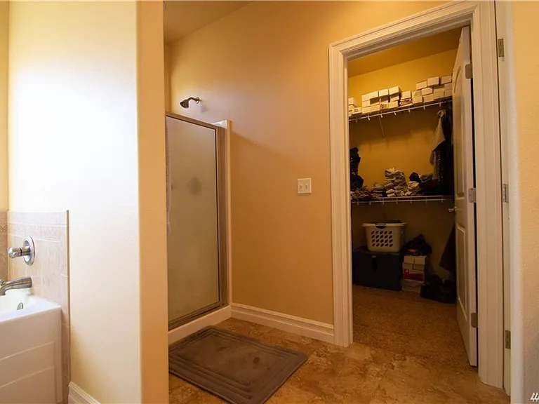 523 N Paxson Dr — Photo 14