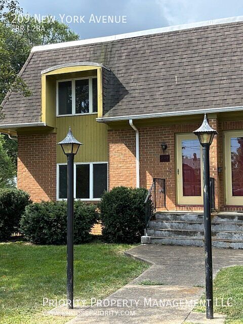 1st image of 209 New York Ave