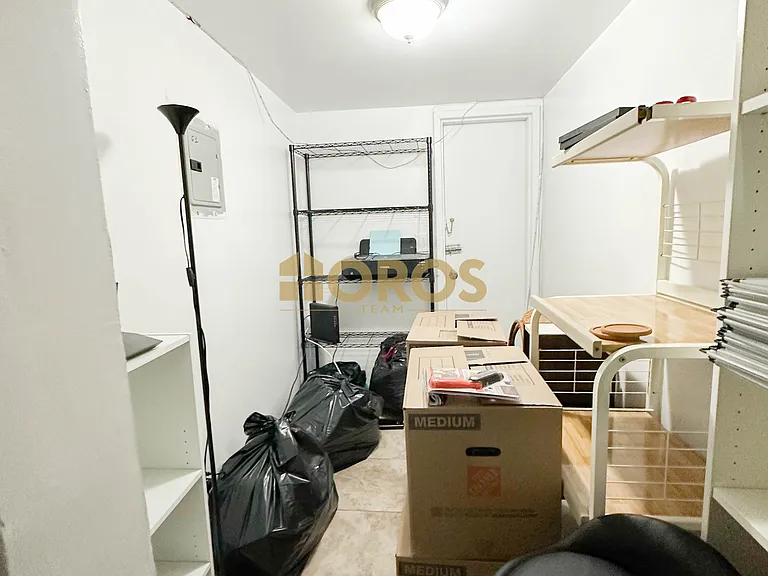 533 E 5th St #G1 — Photo 6