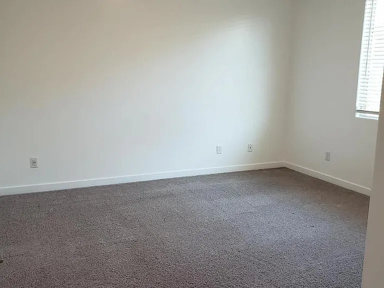 4206 S 96th Ln — Photo 16