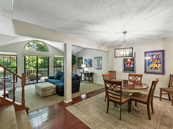 272 Saxony Dr, Crestview Hills, KY 41017