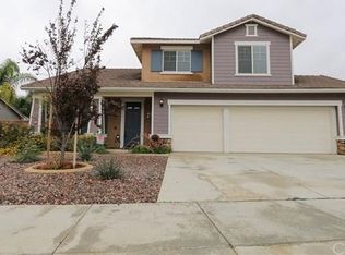 1450 Cloudstone Ln, Hemet, CA 92545