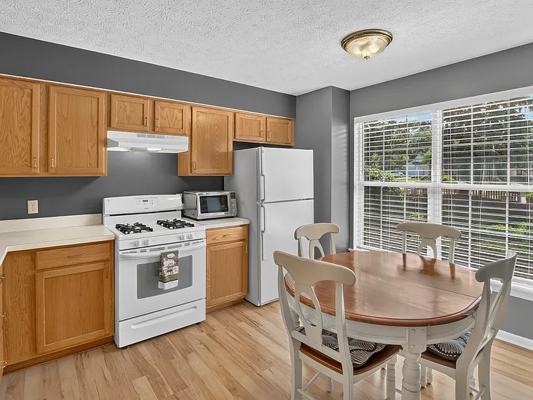 11309 Lake Meadow Ln — Photo 6
