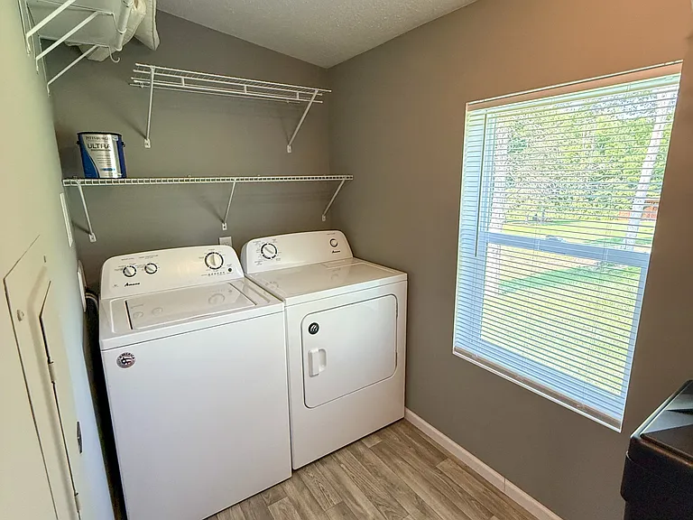 5693 E US Highway 40 — Photo 10