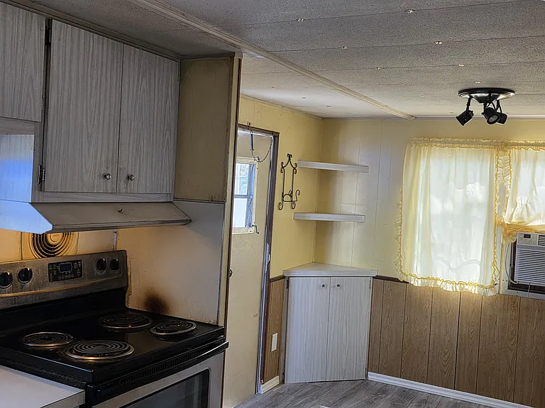 226 Lamplighter Ln — Photo 6