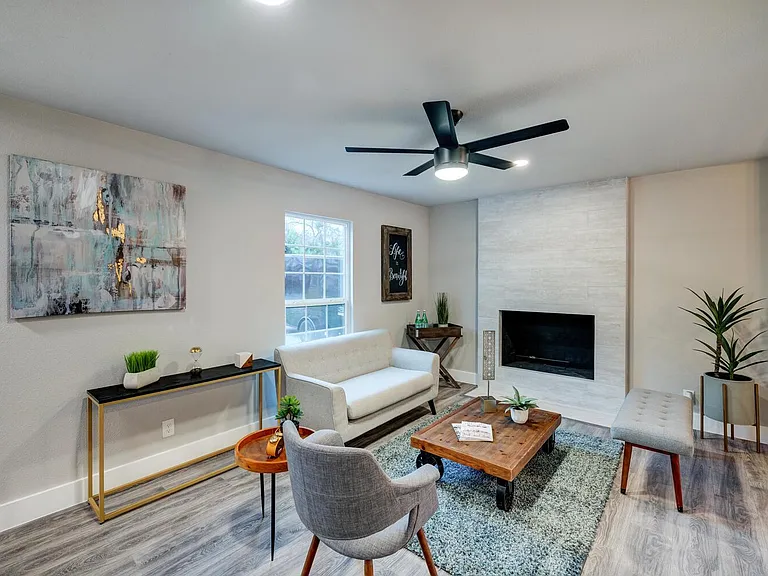 5001 Cottonwood Cir #B — Photo 4