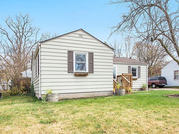 2nd image of 60 Pleasant Ave