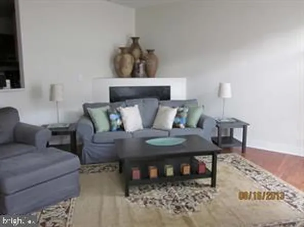 46344 Pryor Sq #120, Sterling, VA 20165