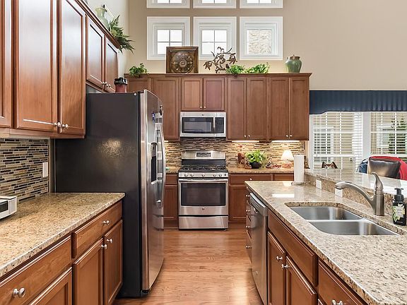 3rd image of 4750 Saint Andrews Dr