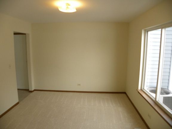 5th image of 17913 W Elsbury St