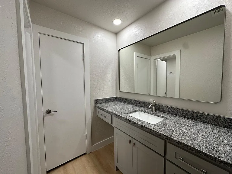2922 Berkshire Dr — Photo 17
