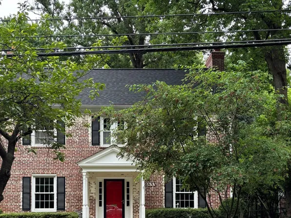 4633 Rockwood Pkwy NW, Washington, DC 20016