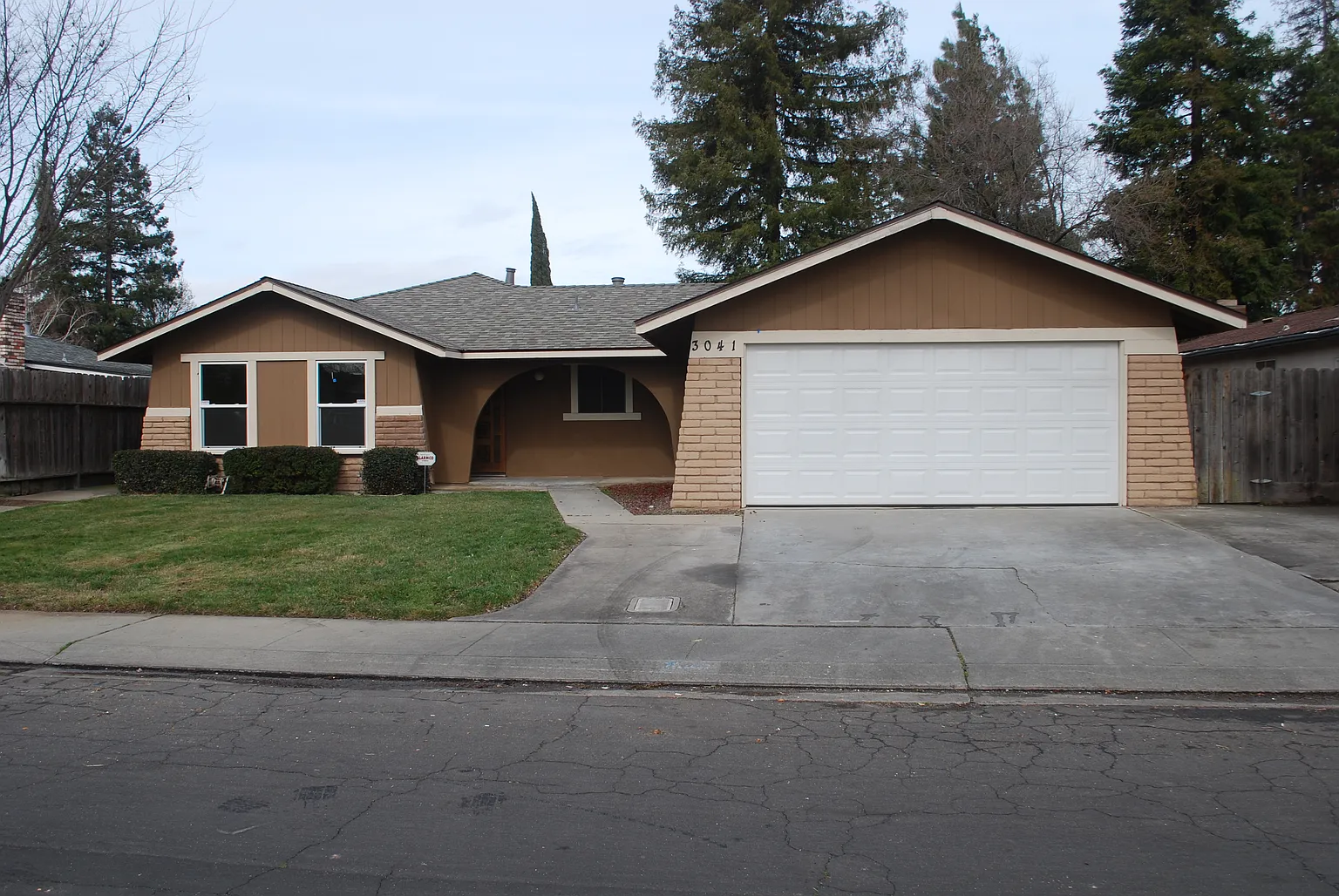 3041 Darlene Ln photo 1