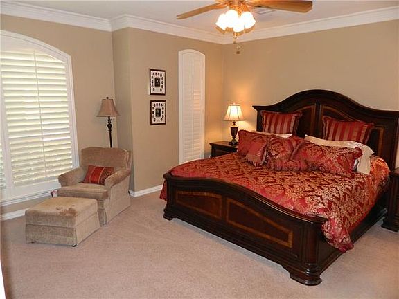 5th image of 2620 Barrington Dr