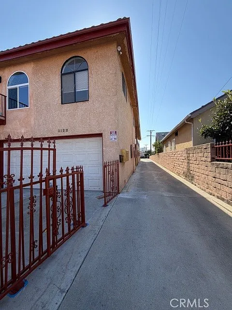 4 bed, 1200 sqft, $3,500 — Photo 2