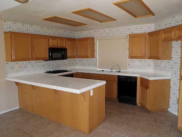 2nd image of 721 Cardona