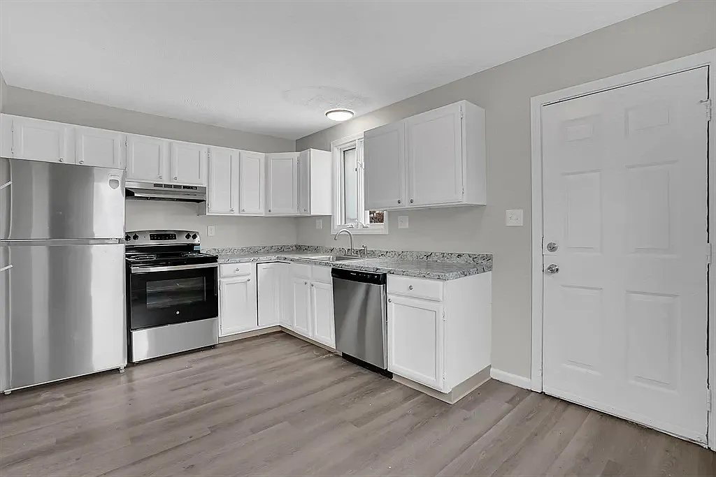 2 bed, 855 sqft, $900 — Photo 1