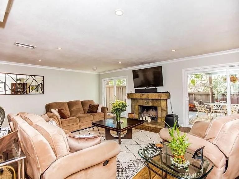 2666 Monterey Pl — Photo 4