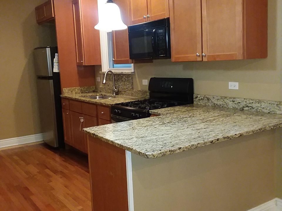 1st image of 5553 W Drummond Pl #1