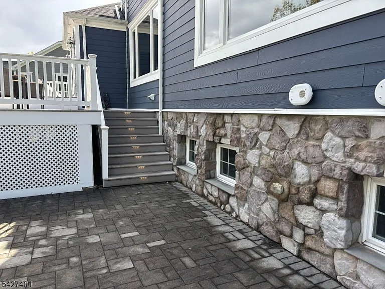 1008 Mary Allen Ln — Photo 33