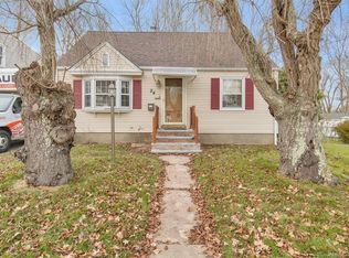 24 Hyde St, Manchester, CT 06040