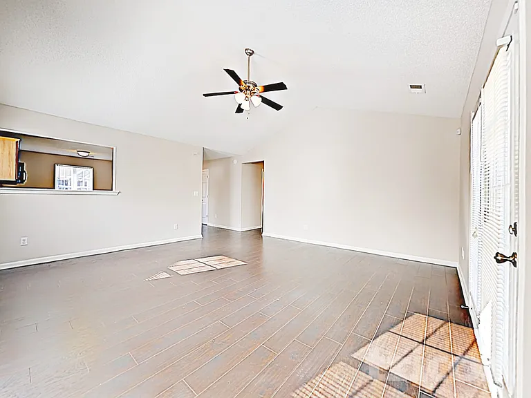 5118 Cross St — Photo 3
